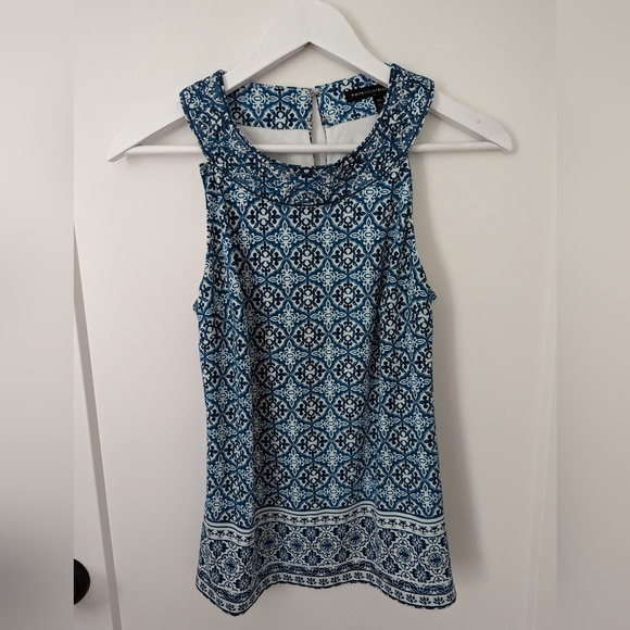 White House Black Market XS sleeveless top - Picture 1 of 3